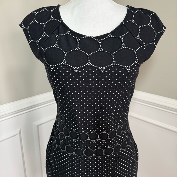 Julia Jordan Black and White  Dress with cap Sleeves for Cocktail Size 4 - Picture 1 of 7